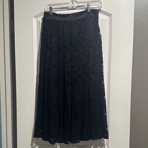Chic Black Lace Maxi Skirt